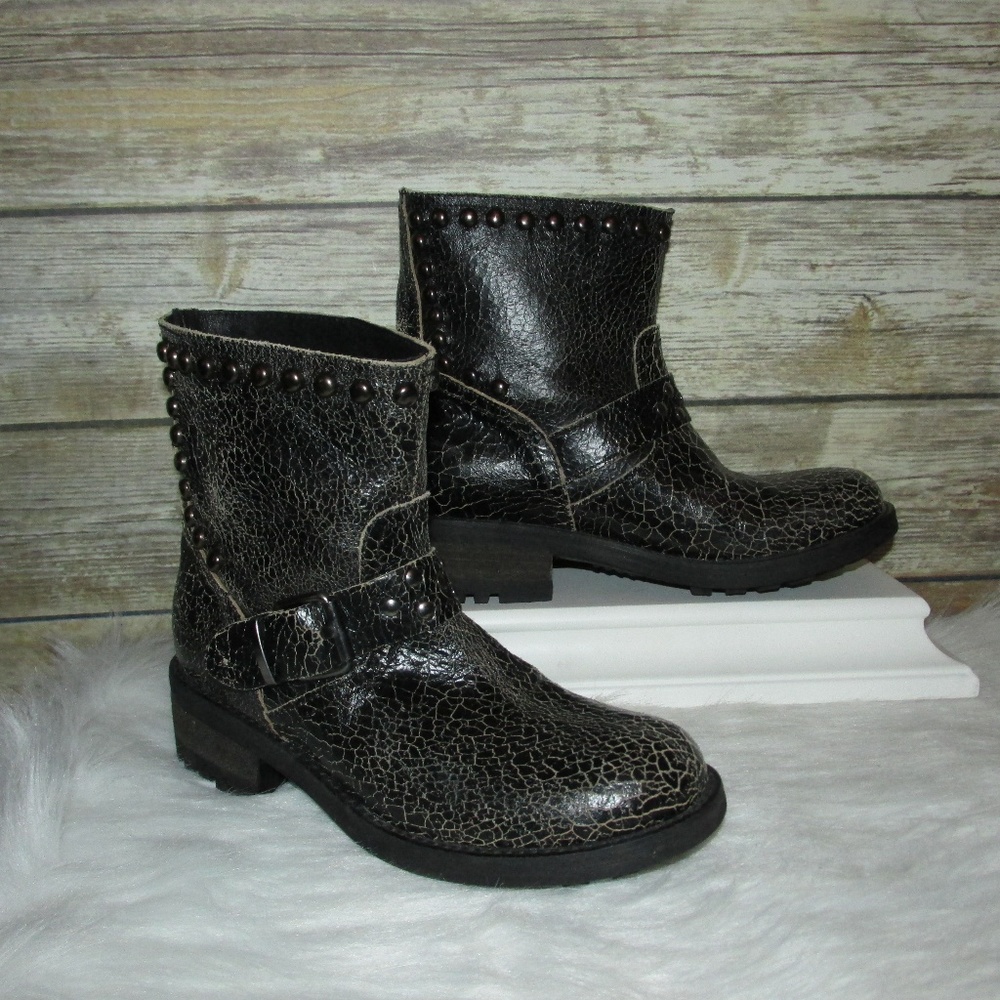 Mally Black Textured Leather Ankle Boots